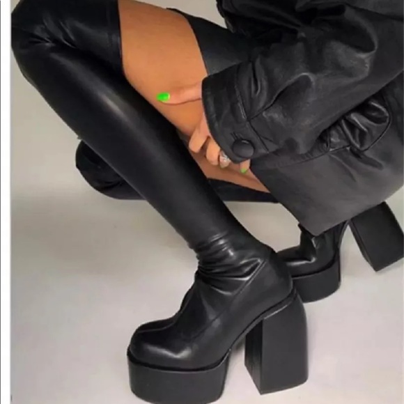 Shoes - High Chunky Large Platform Boots